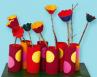 Activité manuelle : des vases et des fleurs en papier et carton colorés à faire avec les enfants